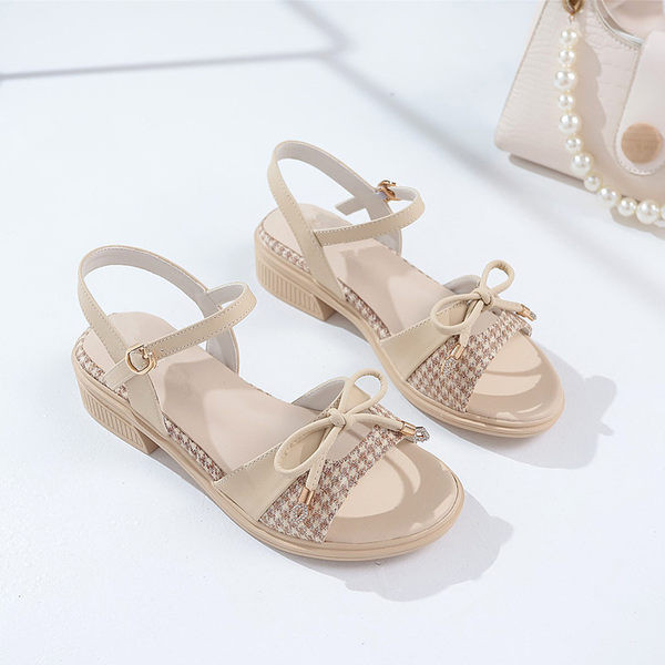 Novi model ženskih sandala sa trakom