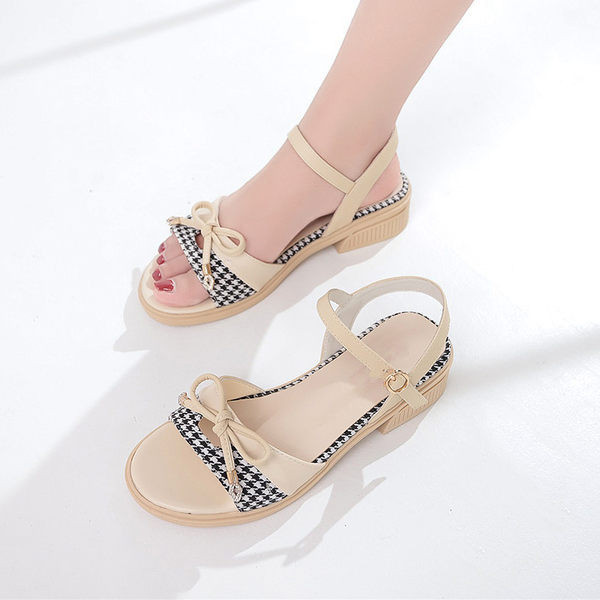 Novi model ženskih sandala sa trakom