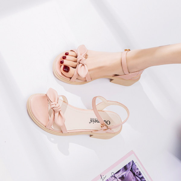 Naiste vabaaja kandilise kontsaga nahast sandaalid