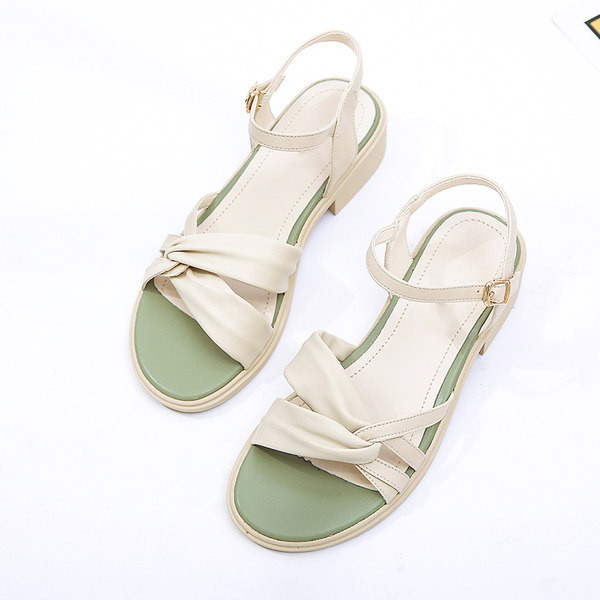 Ležerne sandale od umjetne kože s metalnim kopčanjem