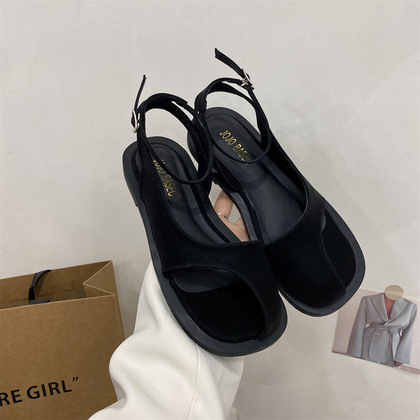 Öko-seemisnahast valmistatud pahkluu rihmadega naiste sandaalid