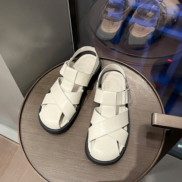 Γυναικεία έκο δερμάτινα σανδάλια με κούμπωμα velcro και επίπεδη σόλα