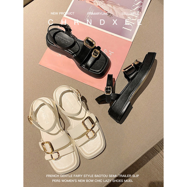 Ležerne ženske sandale sa kopčom