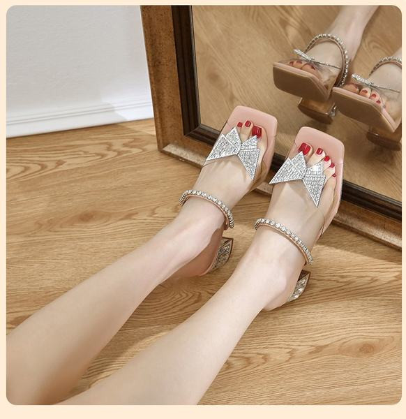 Ženske sandale sa leptirićima i kamenčićima