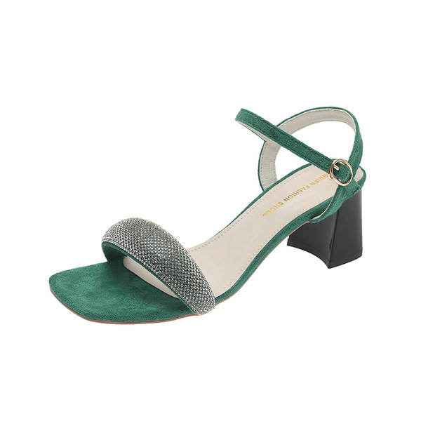 Novi model ženskih sandala sa ukrasnim kamenčićima i petom