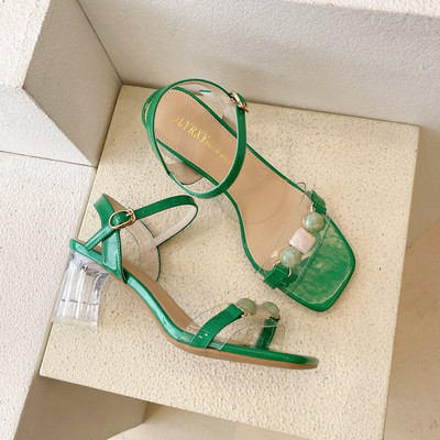 Šiuolaikinės basutės permatomu kulnu 7 cm