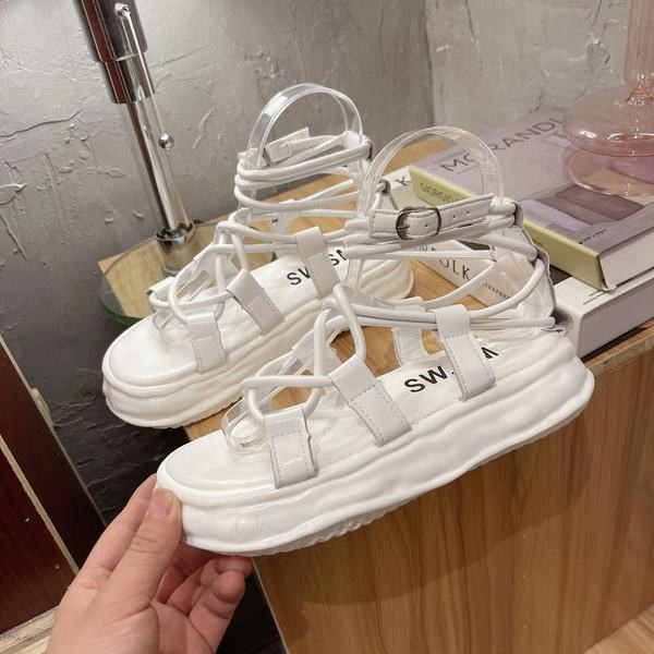 Novi model ženskih sandala sa vezicama i kopčama