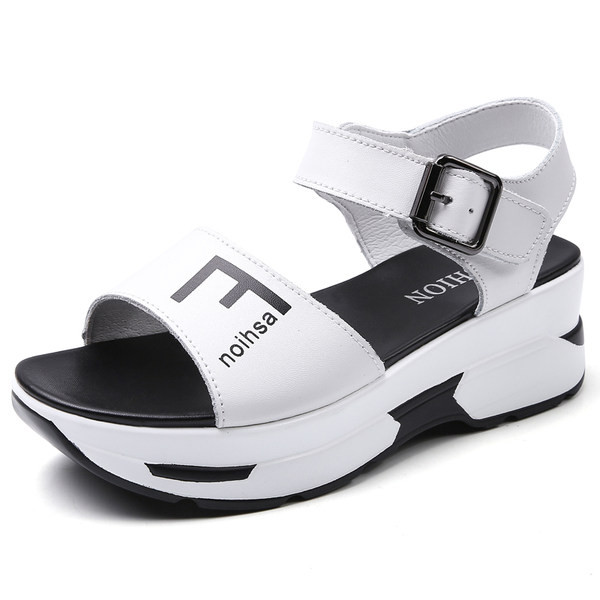 Ženske sandale s platformom od 5,5 cm i kopčama