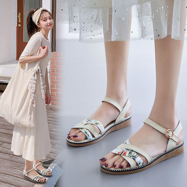 Moderne ženske sandale sa kopčom