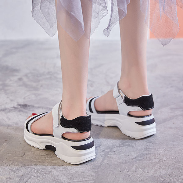 Ženske sandale s platformom i grubim potplatom