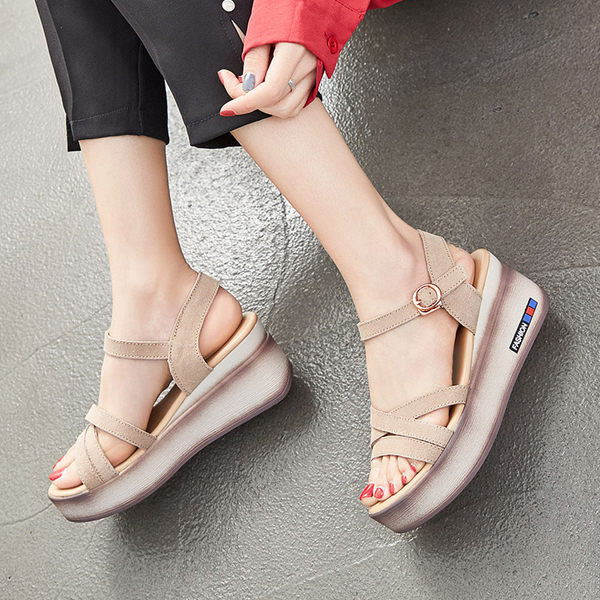 Naiste sandaalid 5,5 cm platvormiga - mitu mudelit