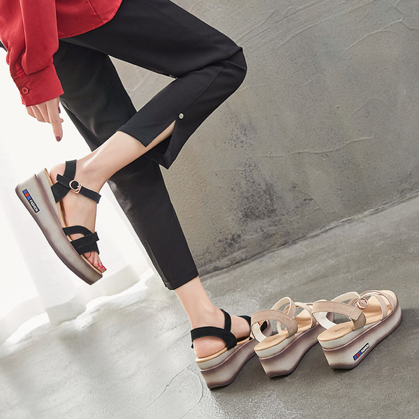 Naiste sandaalid 5,5 cm platvormiga - mitu mudelit