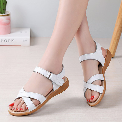 Ženske sandale od umjetne kože - dva modela