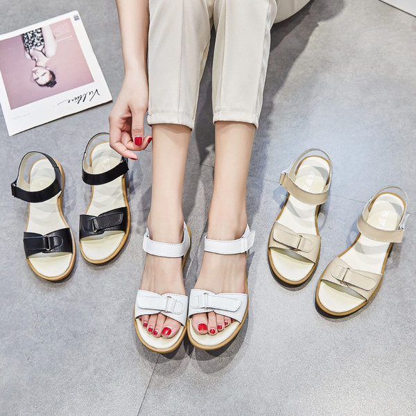 Ženske sandale od umjetne kože - dva modela