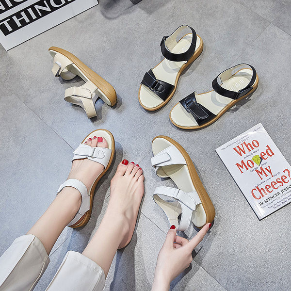 Ženske sandale od umjetne kože - dva modela