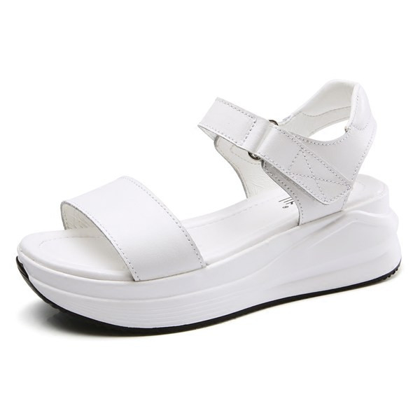 Obični model ženskih sandala s čičak kopčanjem i visokom platformom 5 cm