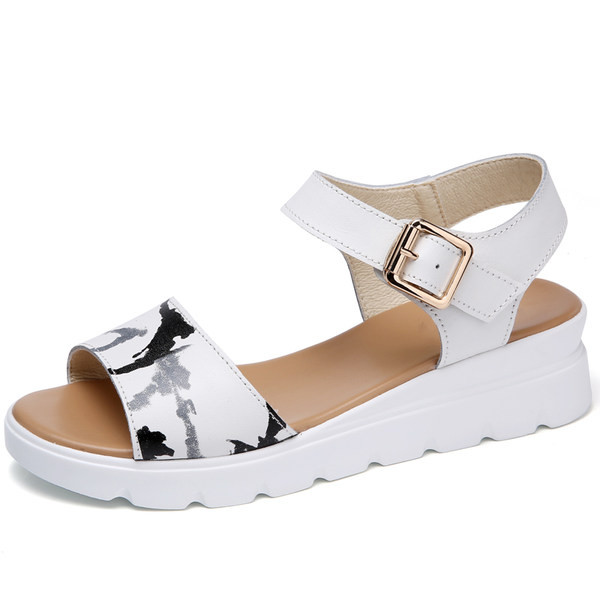 Γυναικεία σανδάλια από οικολογικό δέρμα - λευκό και μπεζ χρώμα 