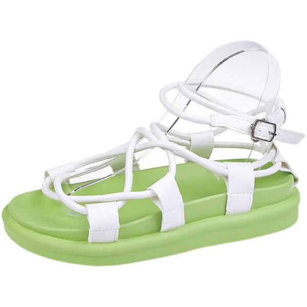 Μοντέρνα γυναικεία σανδάλια με κορδόνια και επίπεδη σόλα