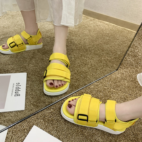 Lameda tallaga vabaaja naiste sandaalid - kollast värvi