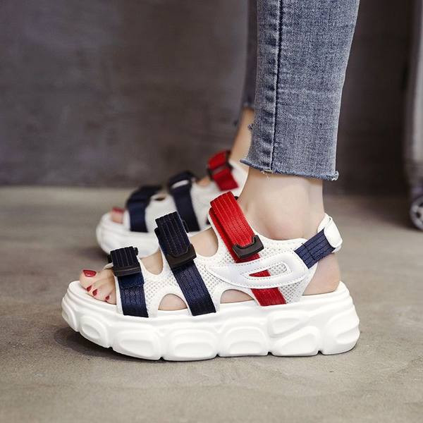 Ženske sandale s grubim potplatom i tekstilnim remenom