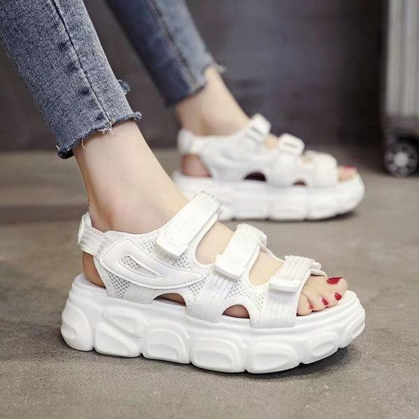 Ženske sandale s grubim potplatom i tekstilnim remenom