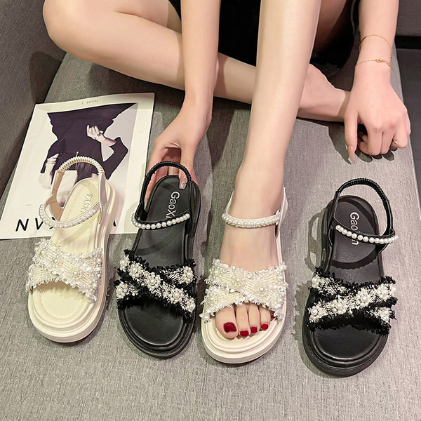 Ristirihmade ja pärlitega naiste sandaalid