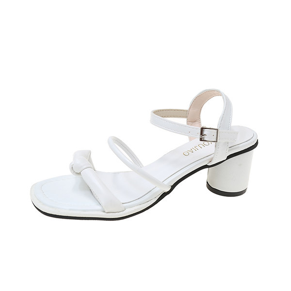 Moodsad naiste sandaalid 6 cm kontsaga - kolme värvi