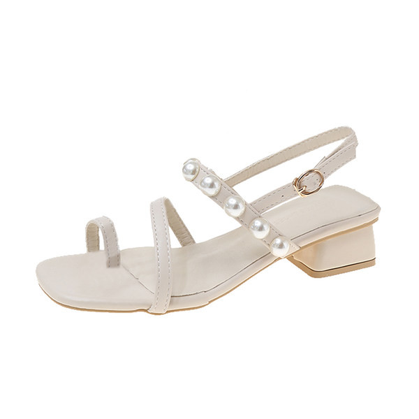 Moodsad kolme värvi pärlitega sandaalid