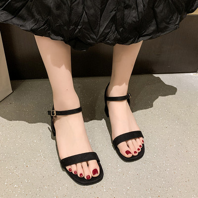 Öko-seemisnahast õhukese rihmaga naiste sandaalid