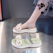 Ležerne ženske sandale sa 3D elementom - dvije boje