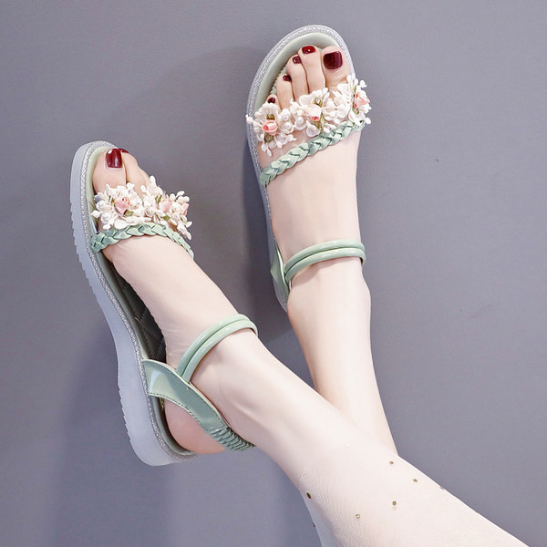 3D-kaunistusega vabaaja naiste sandaalid