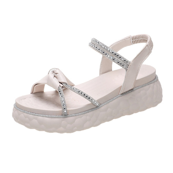 Kivide ja lameda tallaga naiste sandaalid - kahes värvitoonis