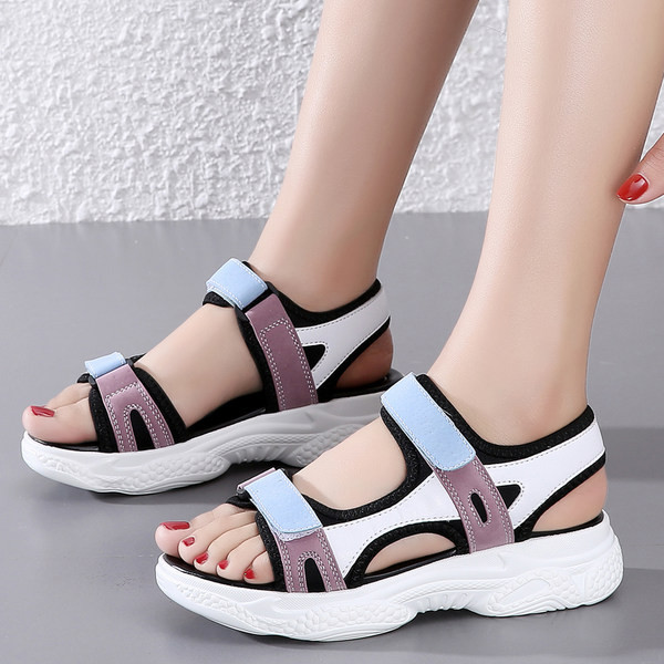 Laigudega naiste sandaalid