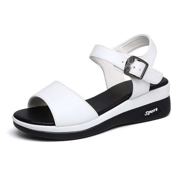 Naiste pandlaga nahast sandaalid - kaks mudelit