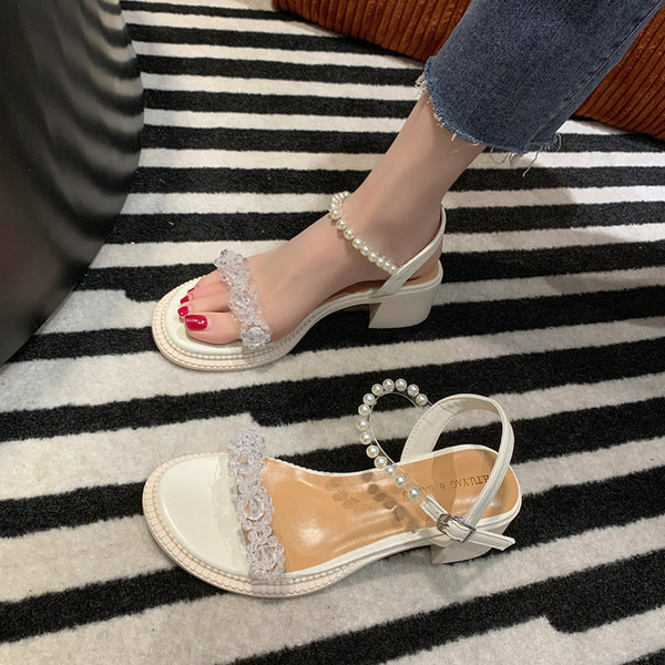 Moodsad naiste sandaalid kivide ja pärlitega