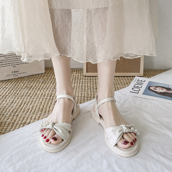 Novi model ženskih sandala od umjetne kože sa kopčom i perlicama