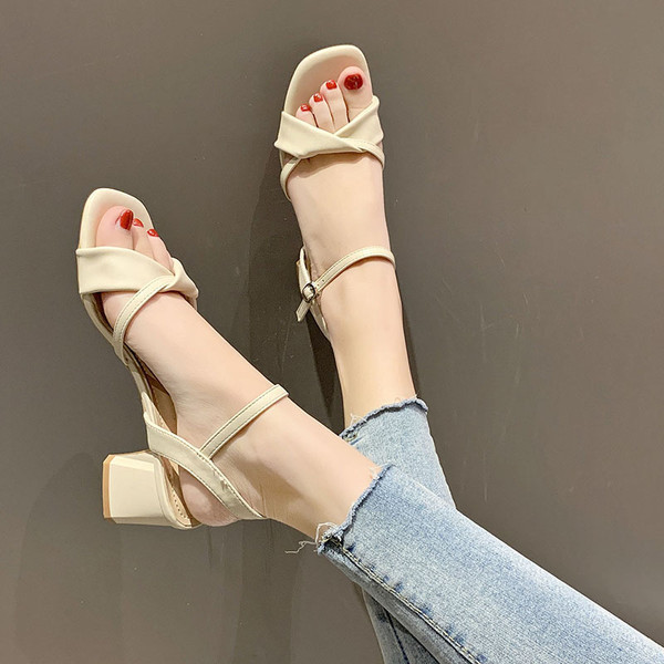 Eko-nahast naiste sandaalid paksu kandilise kontsaga 4,5 cm