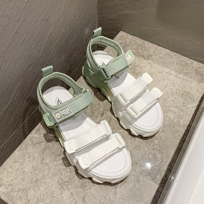 Naiste takjapaelaga spordisandaalid - kolme värvi