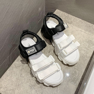 Naiste takjapaelaga spordisandaalid - kolme värvi