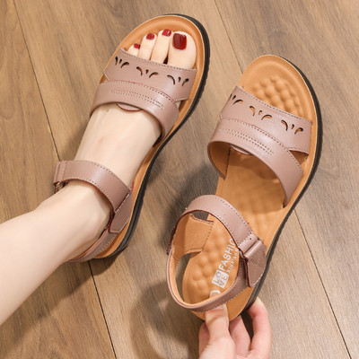 Naiste kunstnahast sandaalid takjakinnitusega