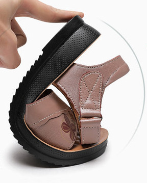 Lilletrükiga naiste kunstnahast sandaalid