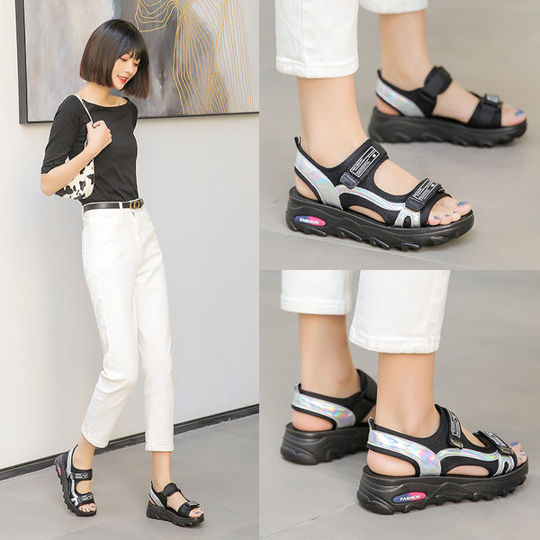 Naiste vabaaja sandaalid takjakinnitusega