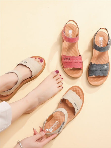 Lameda talla ja kirjaga naiste sandaalide uus mudel