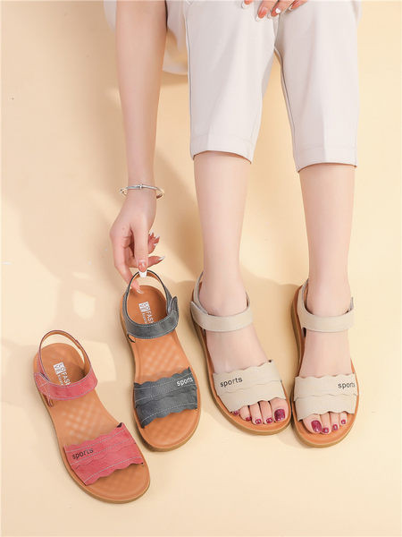 Lameda talla ja kirjaga naiste sandaalide uus mudel