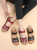 Naiste kunstnahast sandaalid lameda talla ja takjapaelaga