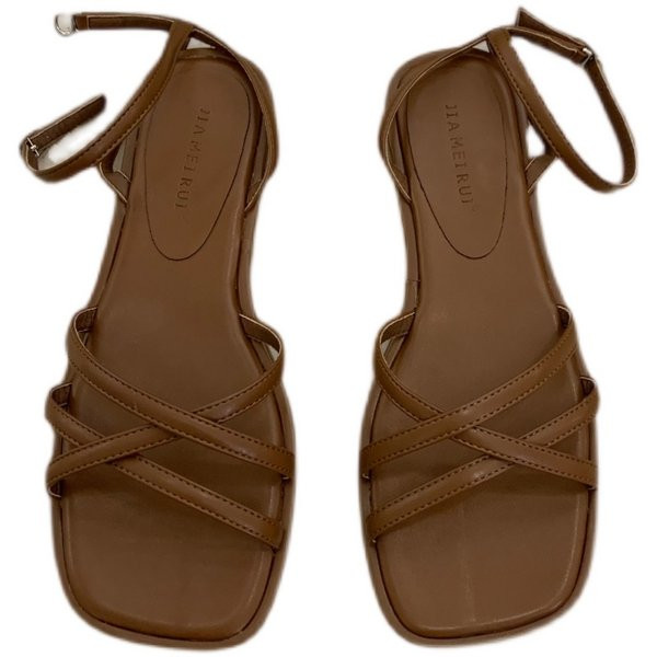 Naiste vabaaja sandaalid metallkinnituse ja lameda tallaga