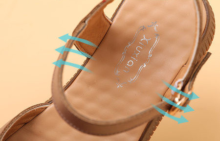 Naiste kunstnahast sandaalid – erinevad mudelid