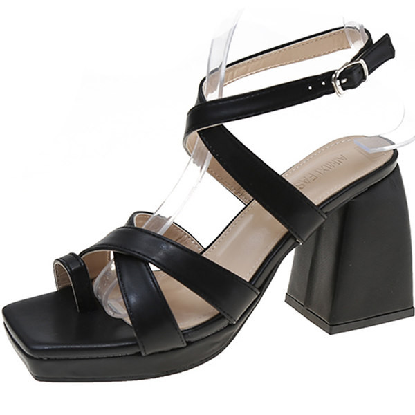 Moderne ženske sandale s ukrštenim kožnim remenčićima i visokom petom od 10 cm