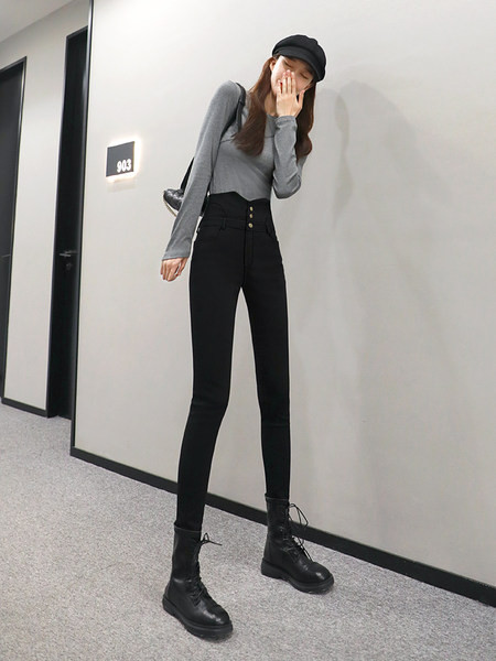 Naiste kõrge vöökoha ja nööpidega retuusid