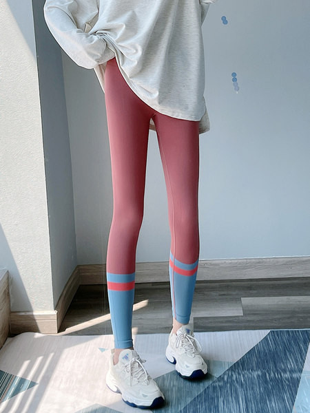 Naiste spordiretuusid jooga jaoks